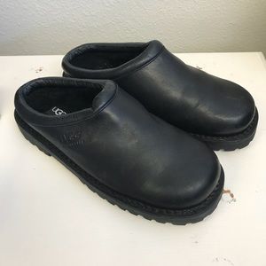 Men’s UGG slip on( FIRM ON THIS PRICE)